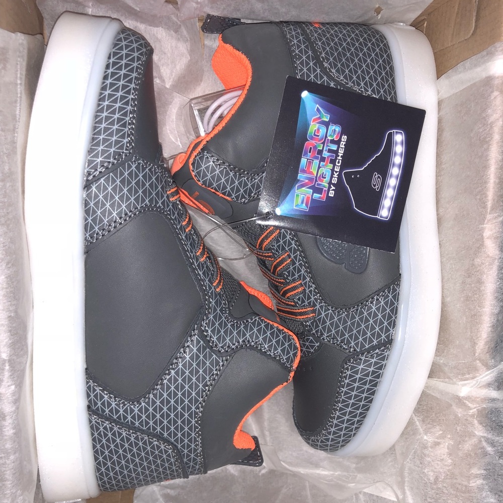 BNWT Boys Skechers Light Up Shoe